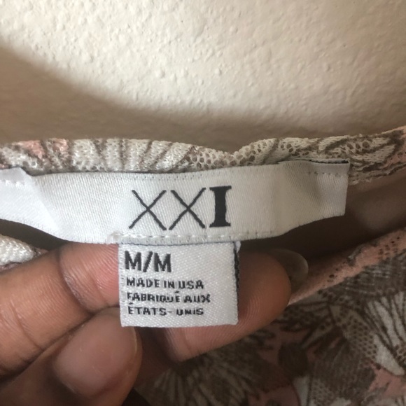 **sold**Forever 21 Floral Lace top - Picture 2 of 2